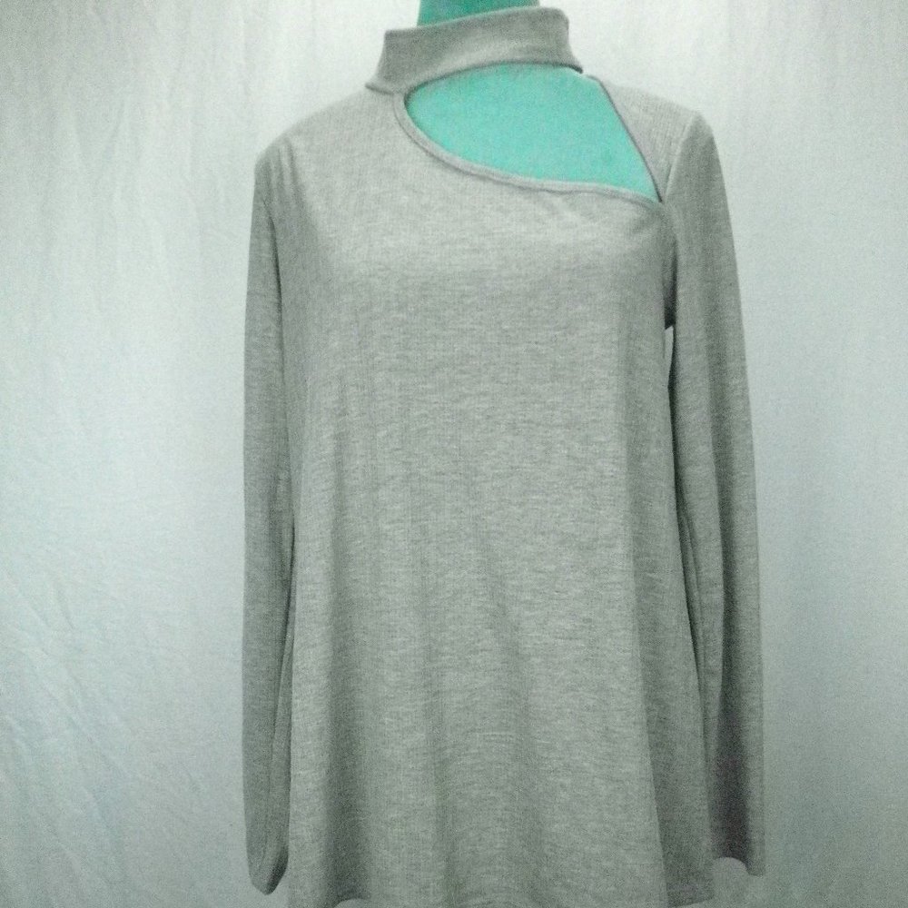 Fantastic Fawn Women's Teardrop Cut Tunic Top Size Medium
